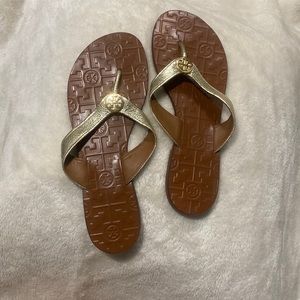Tory Burch size 9 gold Leather Flip Flops

Block Heels